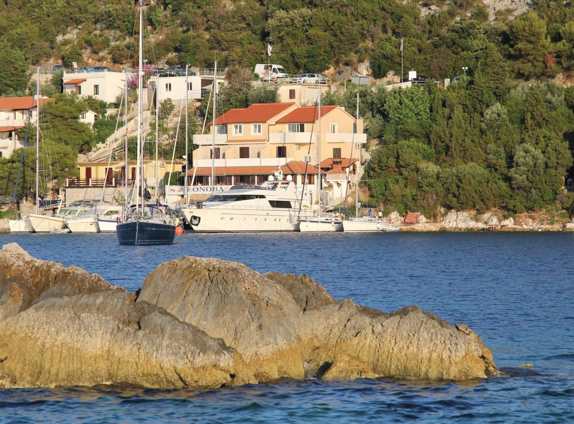 Accommodation Triton Lastovo Dış mekan fotoğraf